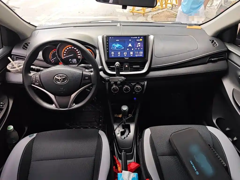 Toyota Yaris L — миниатюра 5
