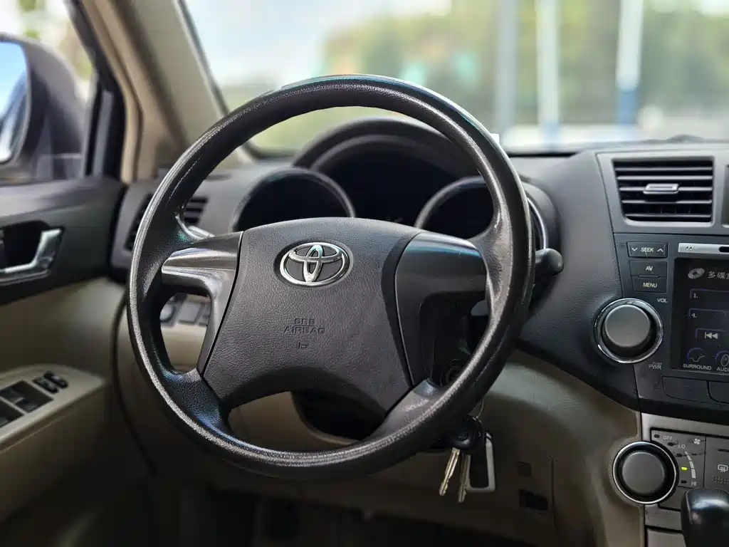 Toyota Highlander — миниатюра 5