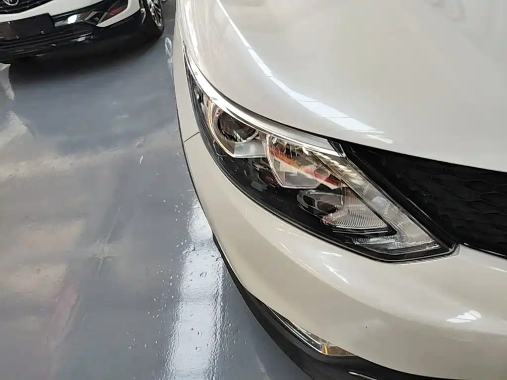 Nissan Qashqai — миниатюра 11