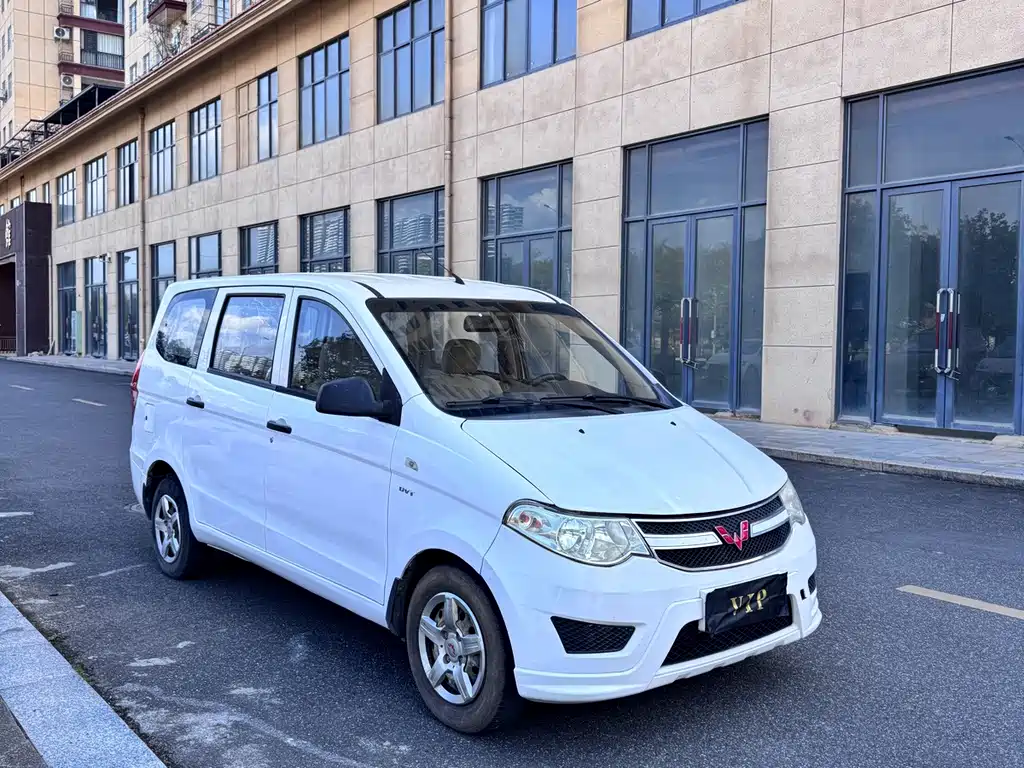 Wuling Hongguang — миниатюра 3