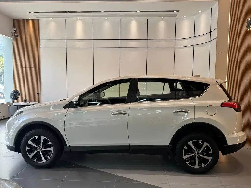 TOYOTA RAV4 RONGFANG
