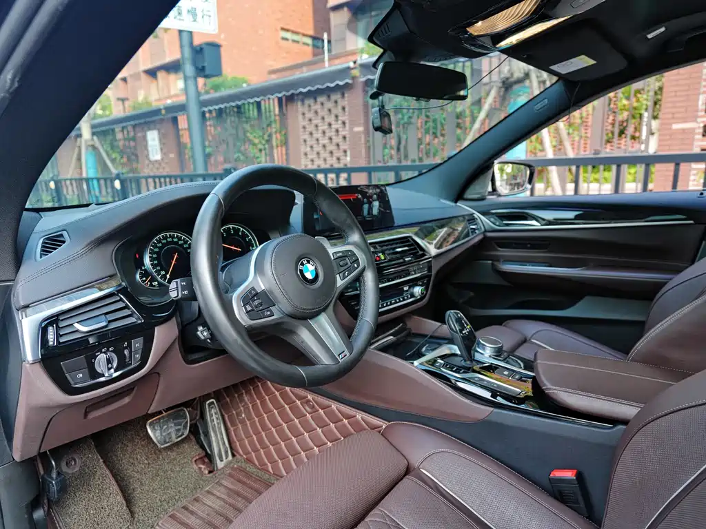 BMW 6 Series GT — миниатюра 6