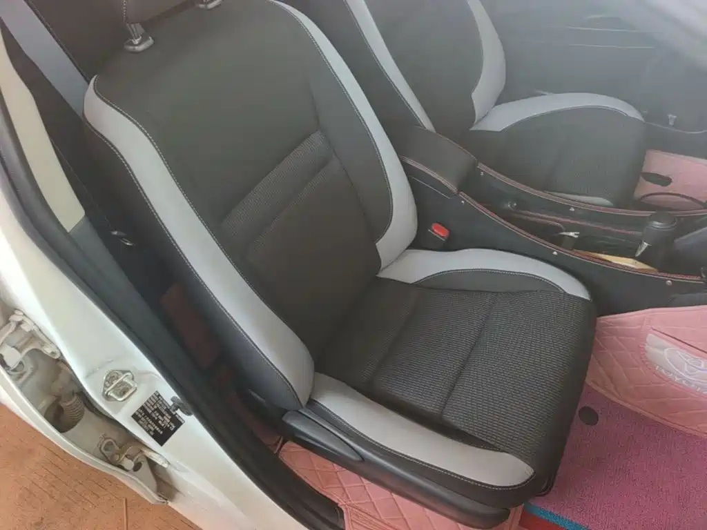Toyota Yaris L — миниатюра 25