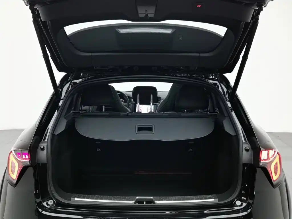 Lynk & Co 02 Hatchback — миниатюра 16