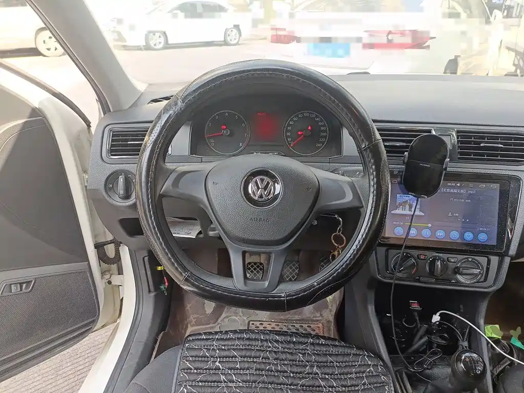 Volkswagen Santana — миниатюра 11