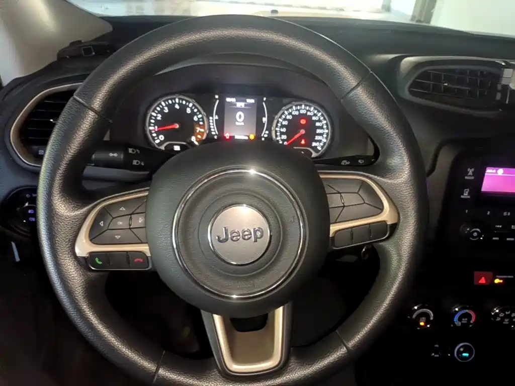 Jeep Renegade — миниатюра 11