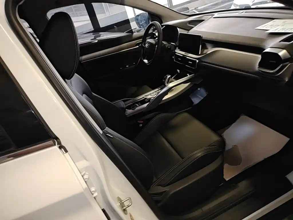 Geely Binyue — миниатюра 25
