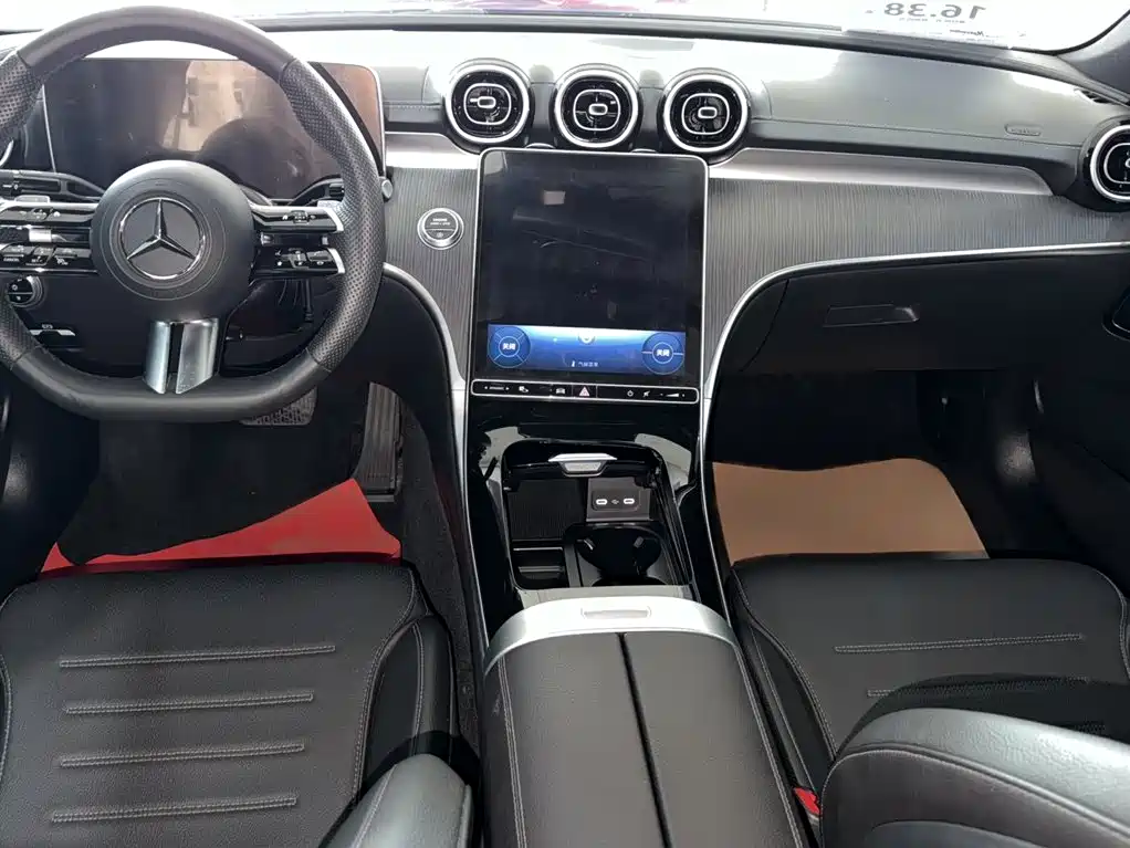 Mercedes-Benz C-Class — миниатюра 11