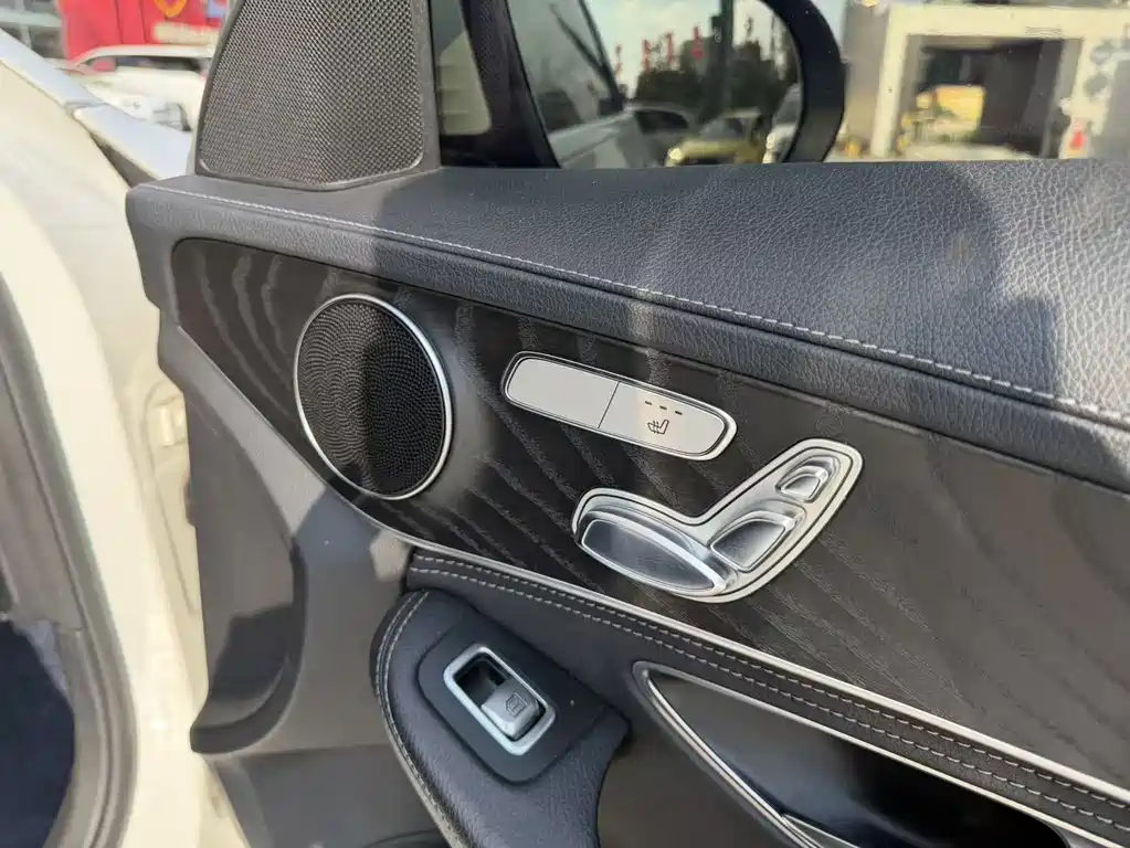 Mercedes-Benz C-Class — миниатюра 7