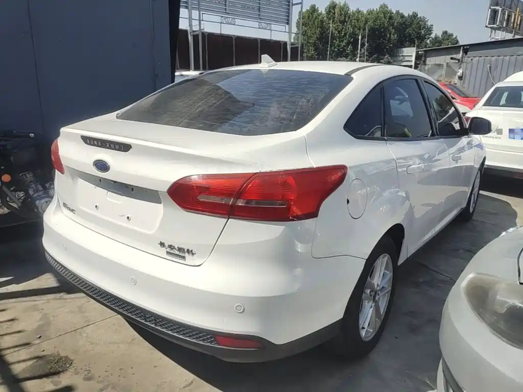 Ford Focus — миниатюра 7