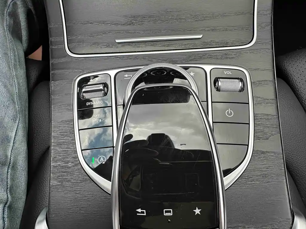 Mercedes-Benz C-Class — миниатюра 11