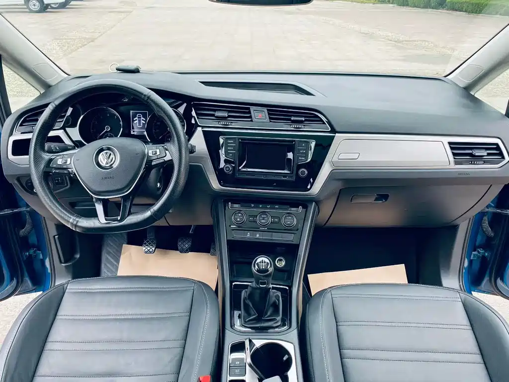 Volkswagen Touran — миниатюра 4