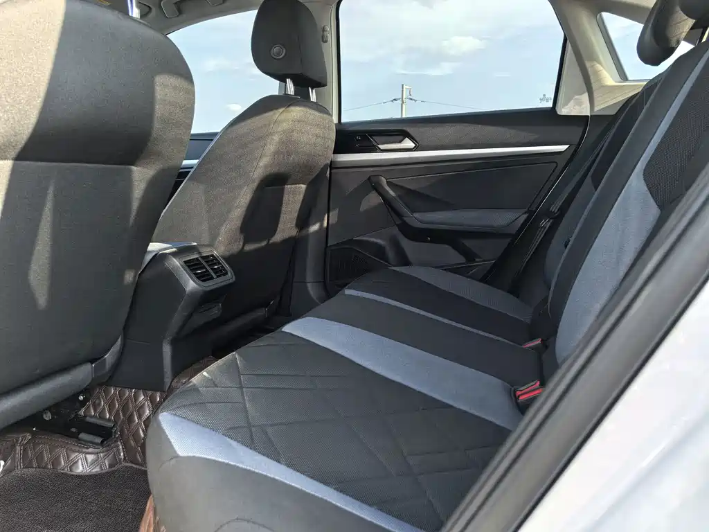Volkswagen Lavida — миниатюра 8