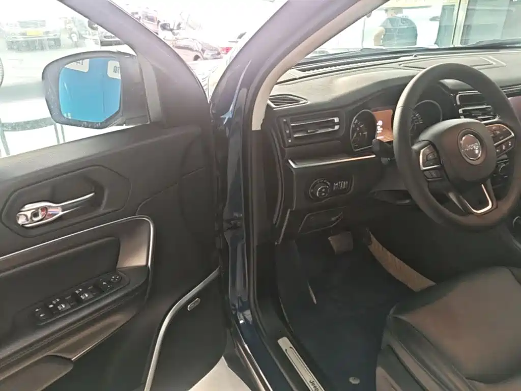Jeep Grand Commander — миниатюра 16
