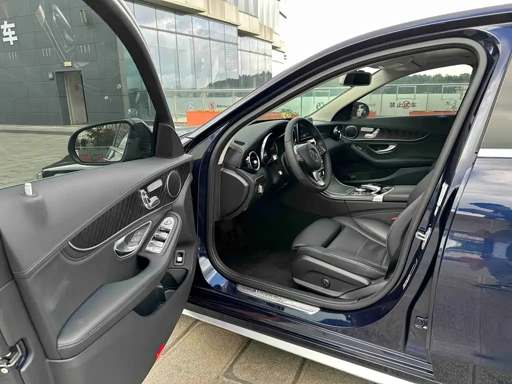 Mercedes-Benz C-Class — миниатюра 19