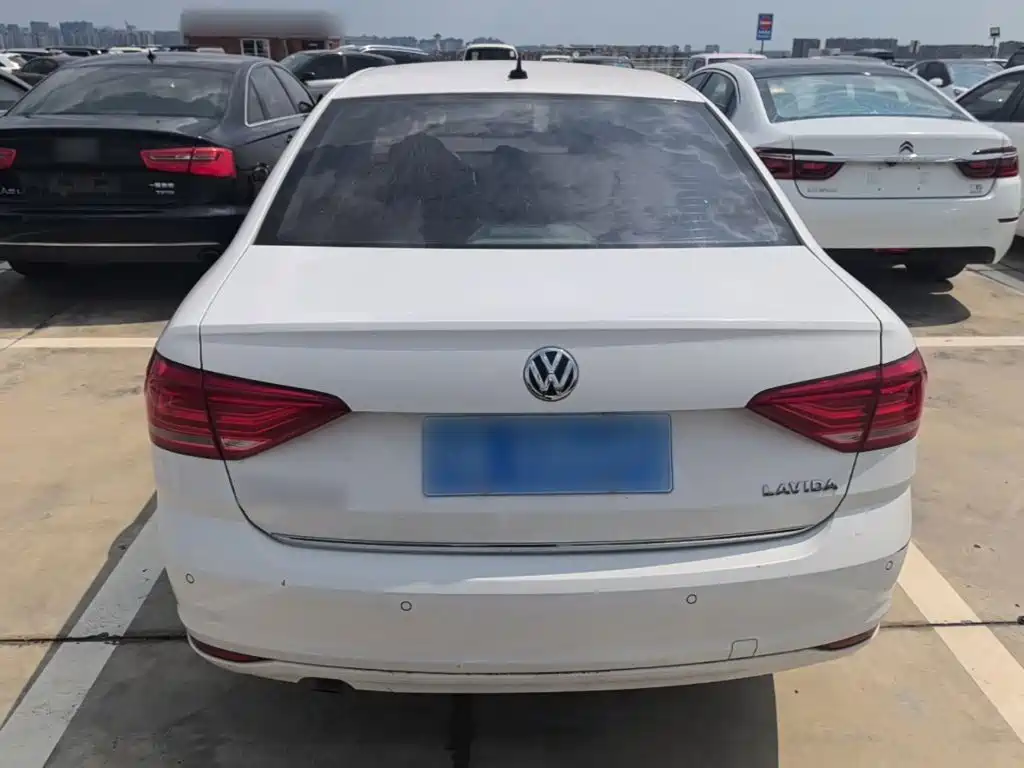 Volkswagen Lavida — миниатюра 6