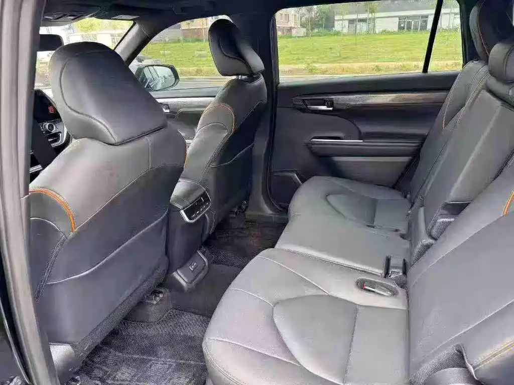 Toyota Crown Kluger — миниатюра 6