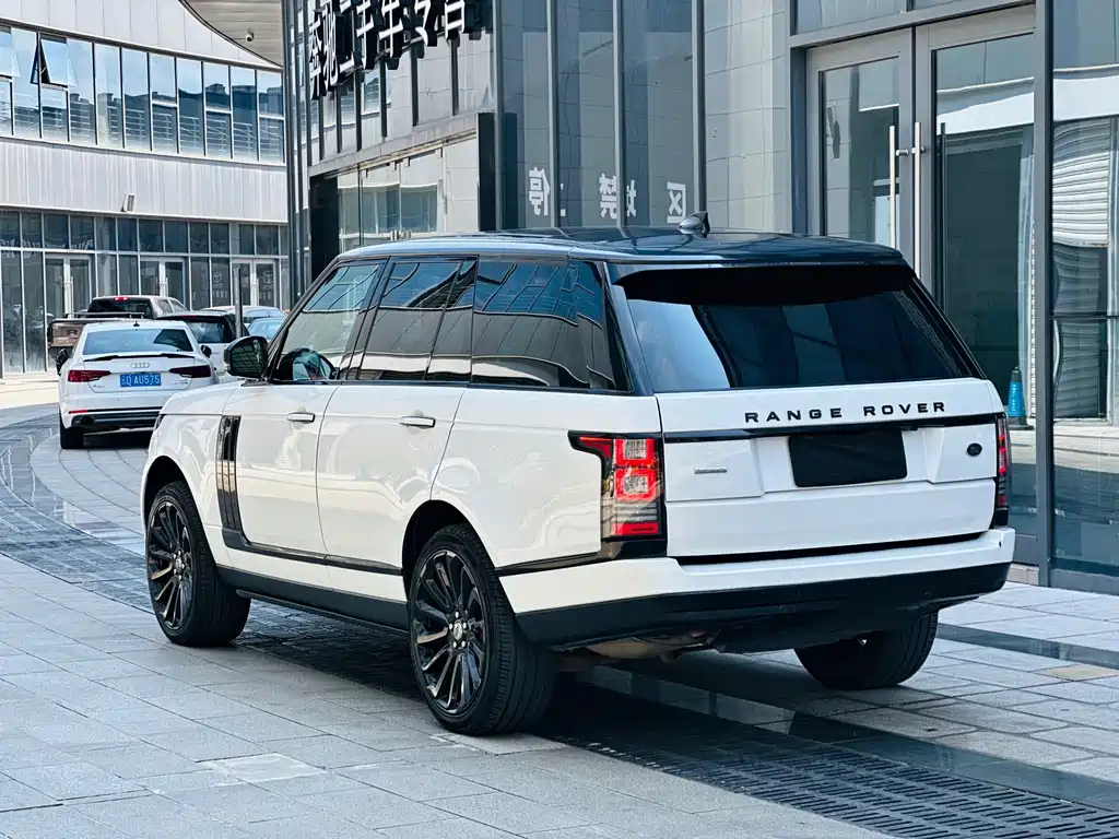 Land Rover Range Rover — миниатюра 10
