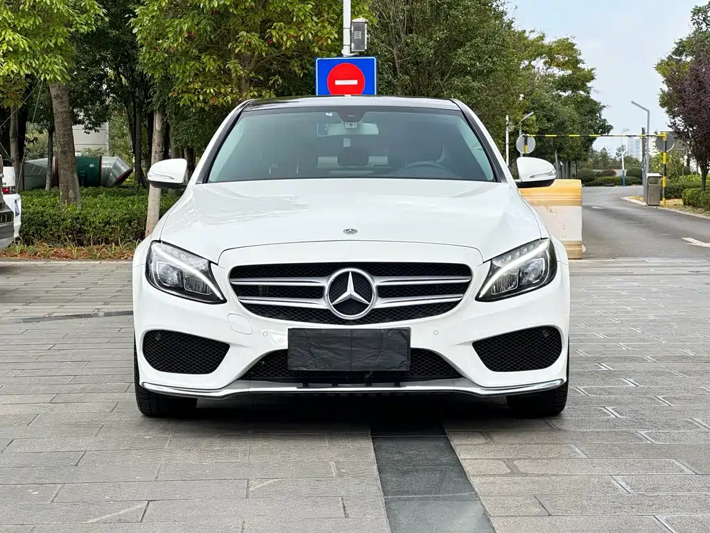 Mercedes-Benz C-Class — миниатюра 2