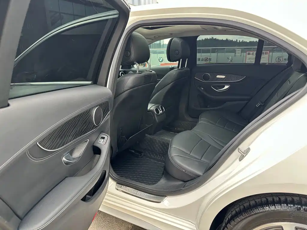 Mercedes-Benz C-Class — миниатюра 20