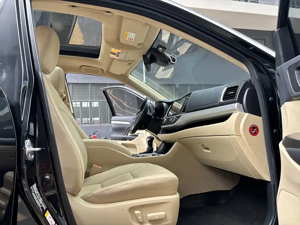 Toyota Highlander — миниатюра 10