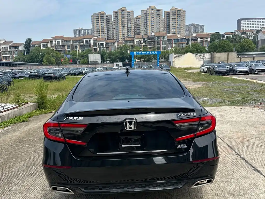 Honda Accord — миниатюра 8