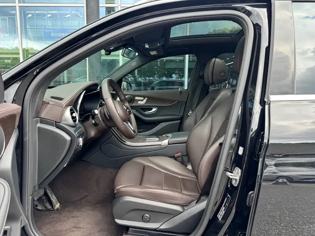 Mercedes-Benz GLC — миниатюра 12