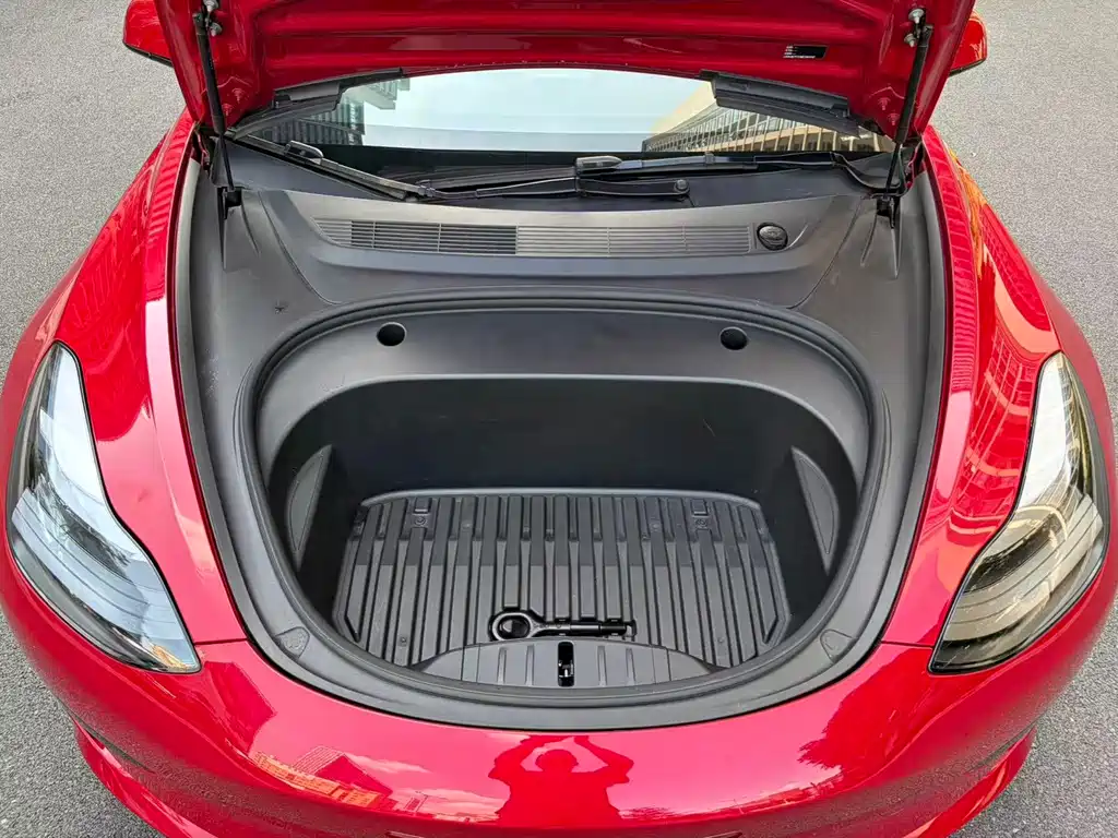 Tesla Model 3 — миниатюра 22