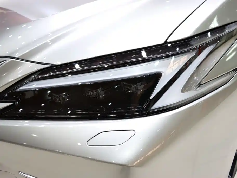 Lexus ES — миниатюра 18