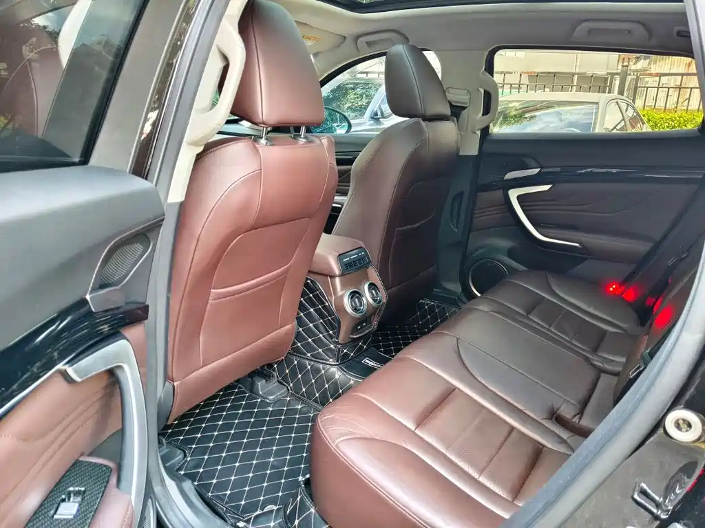 WEI PAI WEI BRAND VV7