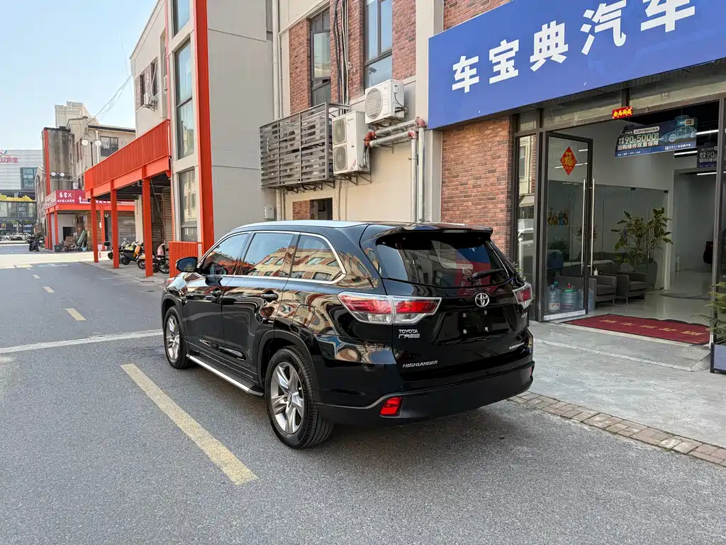 Toyota Highlander 2015 2.0T 7 мест