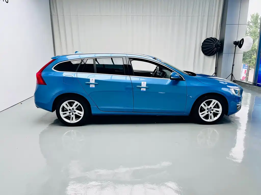 Volvo V60 — миниатюра 5