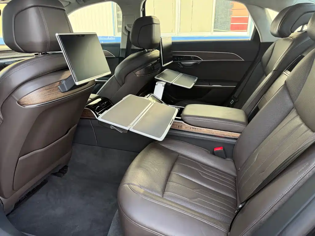 Audi A8 — миниатюра 7