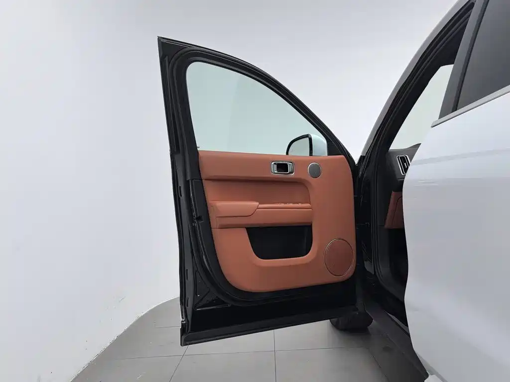 Li Auto Li L8 — миниатюра 8