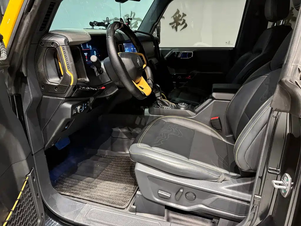 Ford Bronco — миниатюра 23