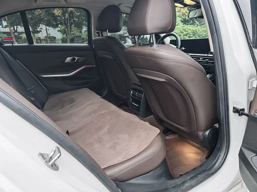 BMW 3 Series — миниатюра 14