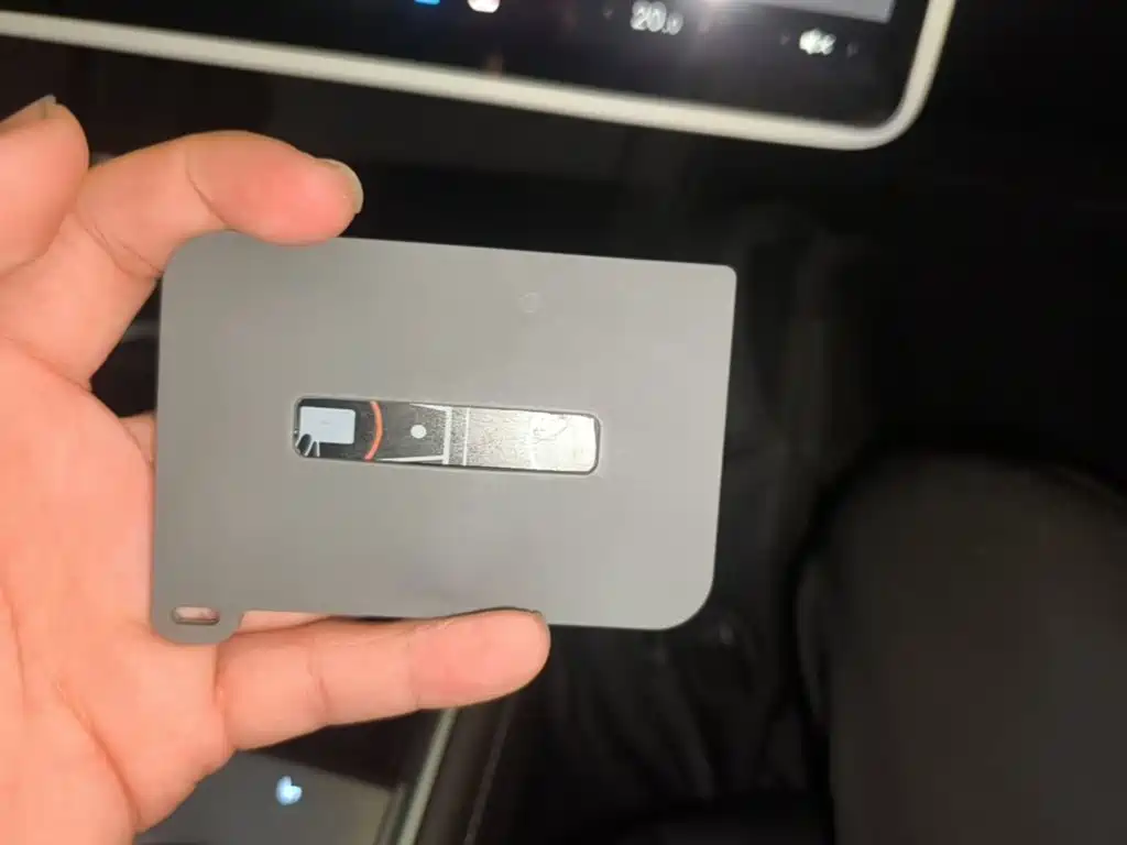 Tesla Model Y — миниатюра 9