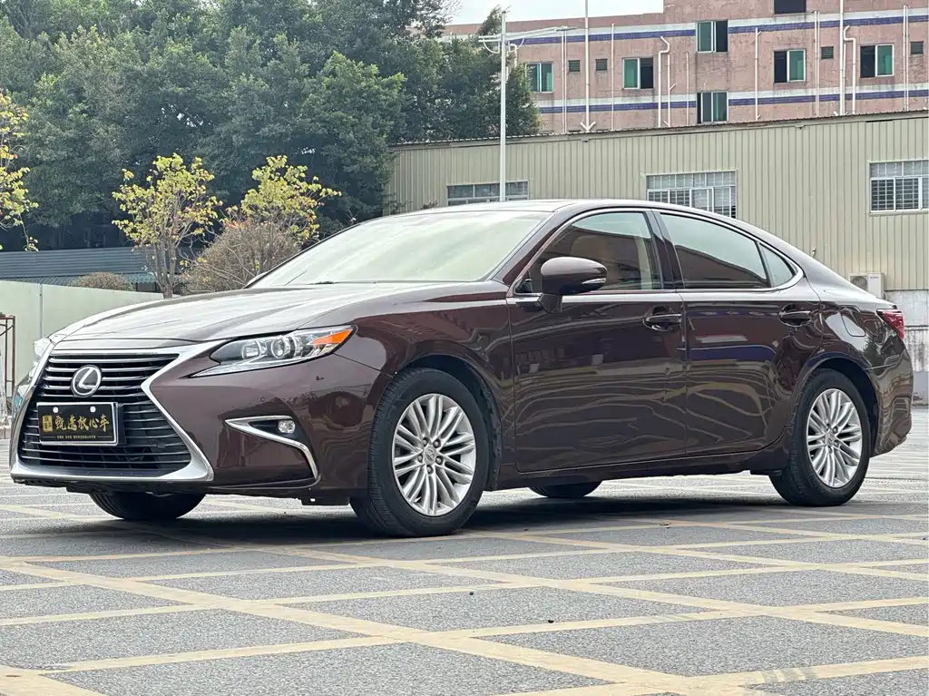 Lexus ES 2017