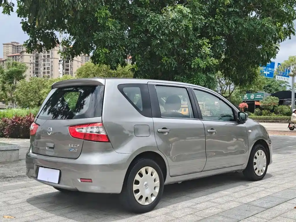Nissan Livina — миниатюра 9
