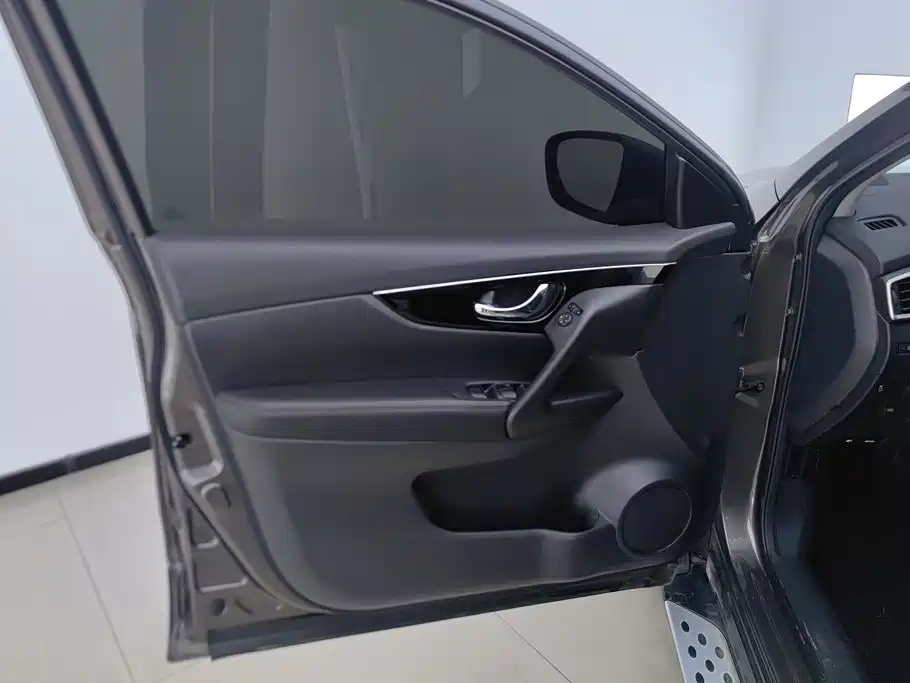 Nissan Qashqai — миниатюра 7