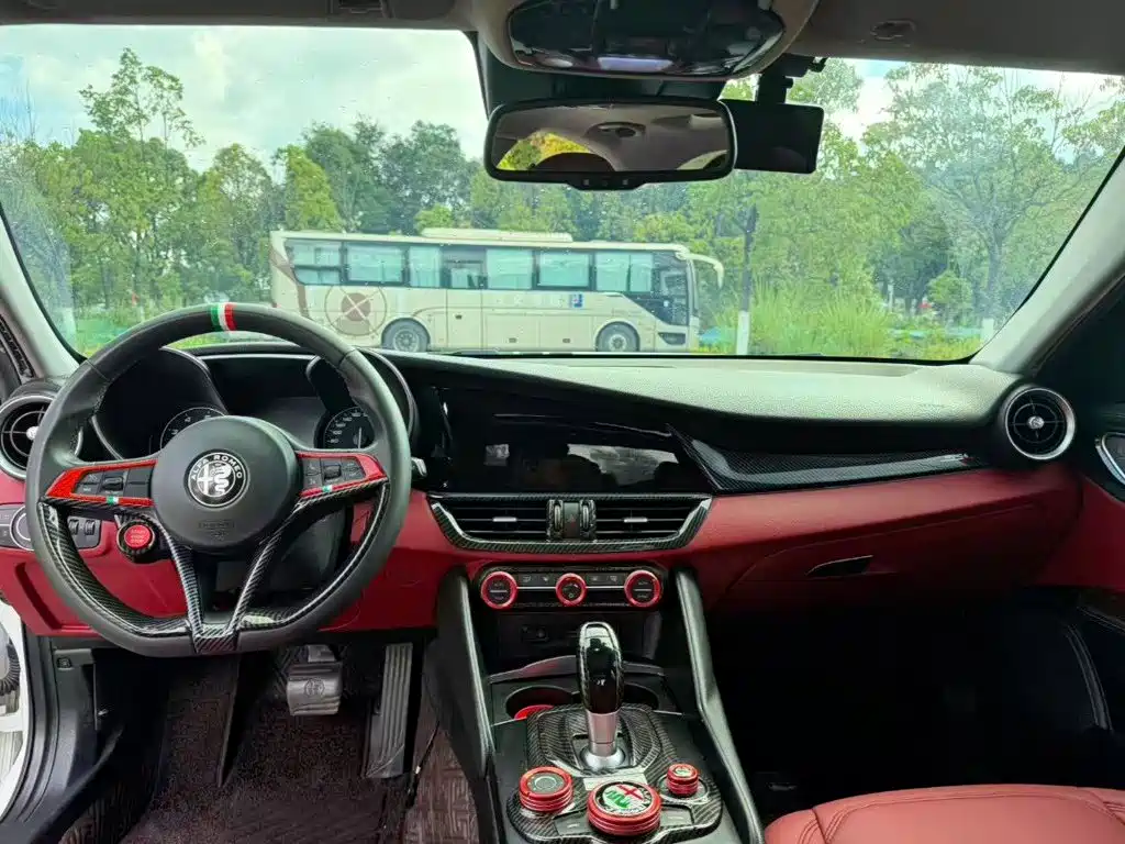Alfa Romeo Giulia — миниатюра 4