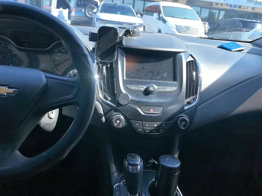 Chevrolet Cruze — миниатюра 13