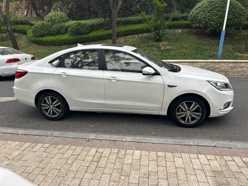 Changan Eado — миниатюра 5