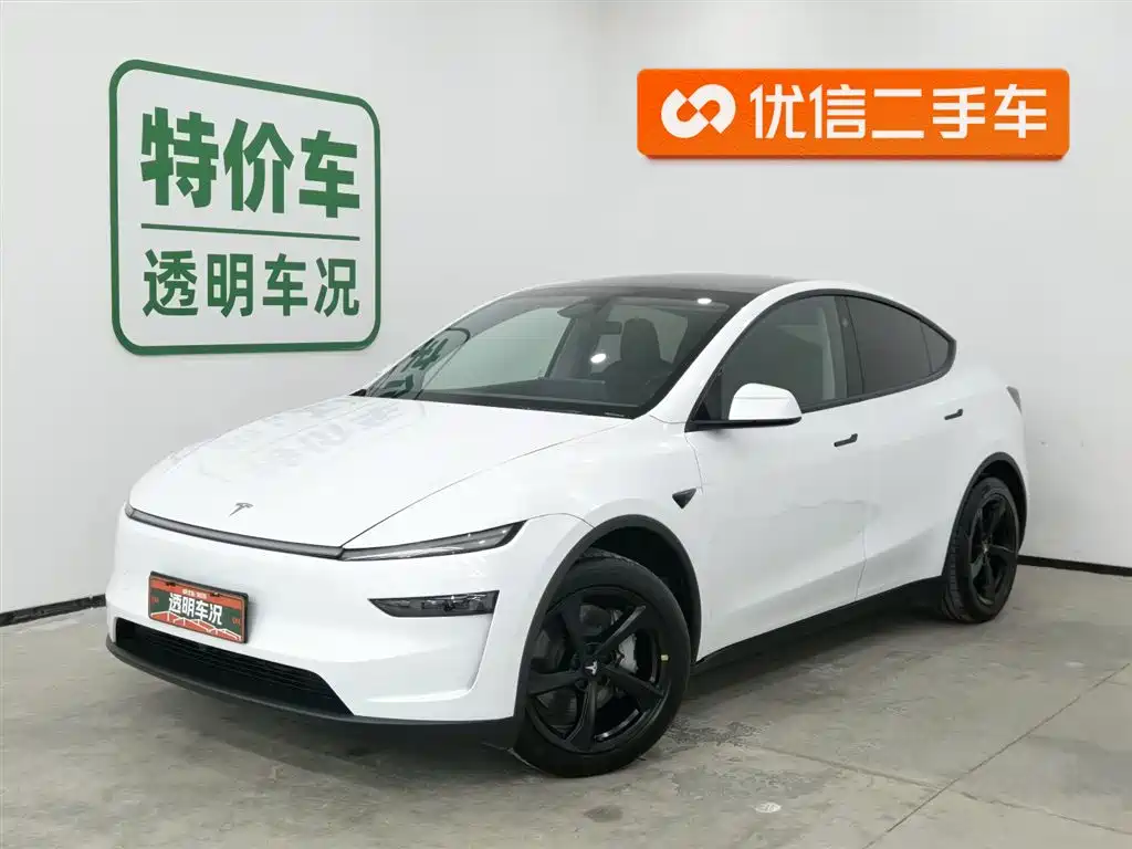 Tesla Model Y 2025