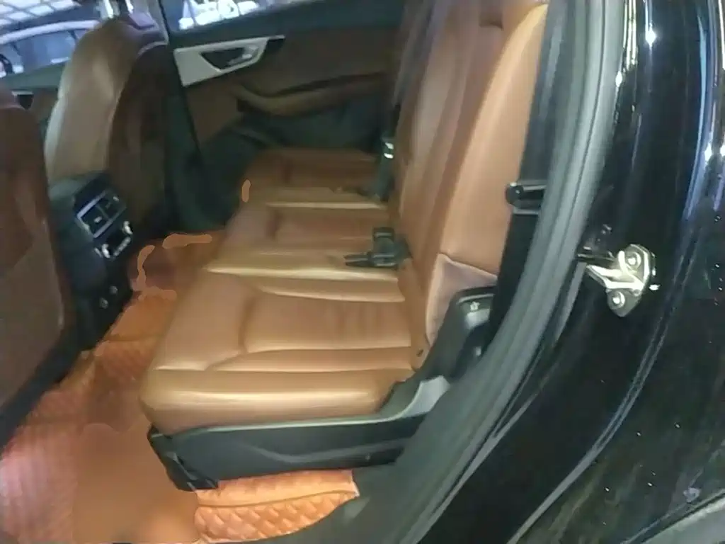 Audi Q7 — миниатюра 17