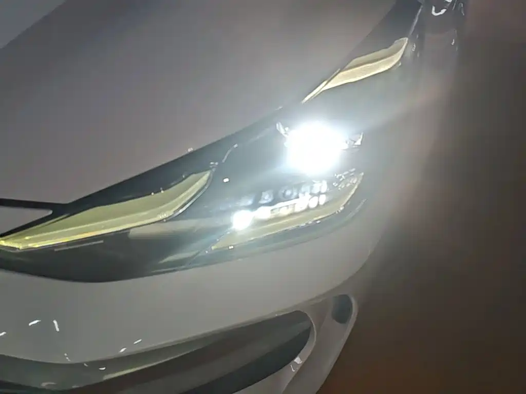 MG MG ONE — миниатюра 24