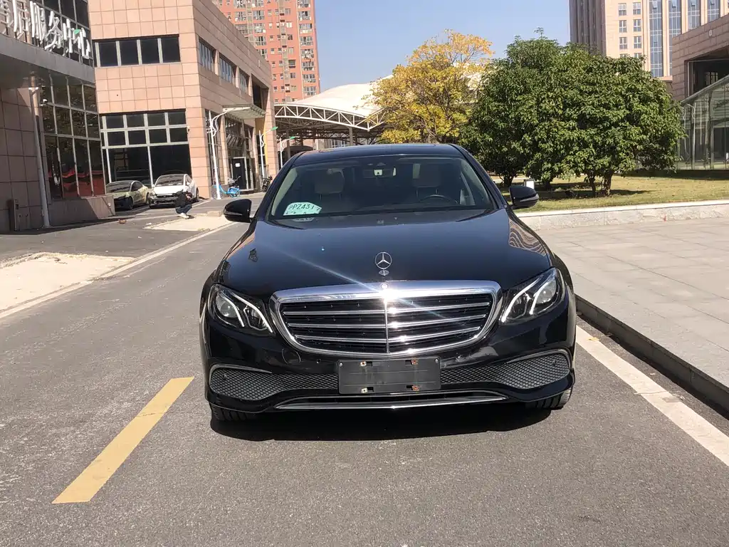 MERCEDES-BENZ E CLASS