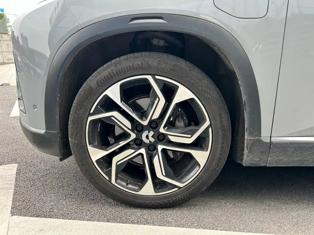 NIO ES8 2020 415KM мест