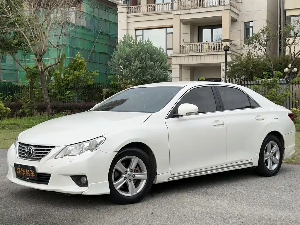 Купить Toyota Reiz