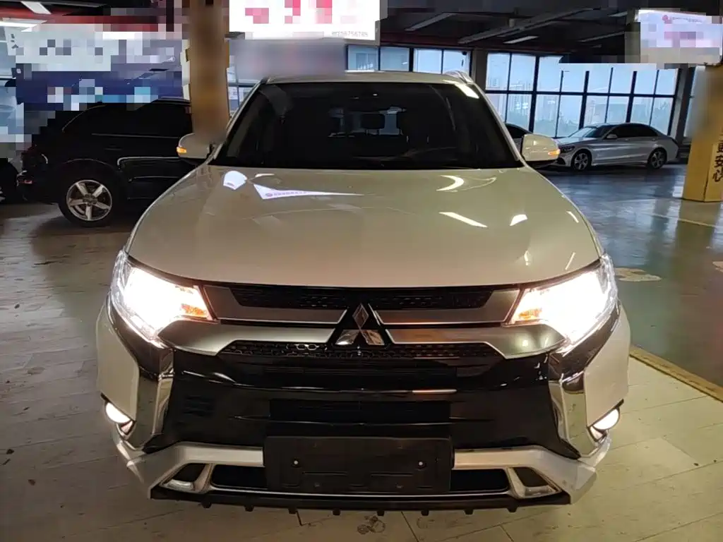 Mitsubishi Outlander — миниатюра 3